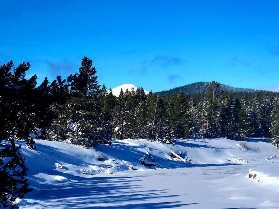 Beautiful Riverfront Near Mt Bachelor With Hot Tub 벤드 외부 사진